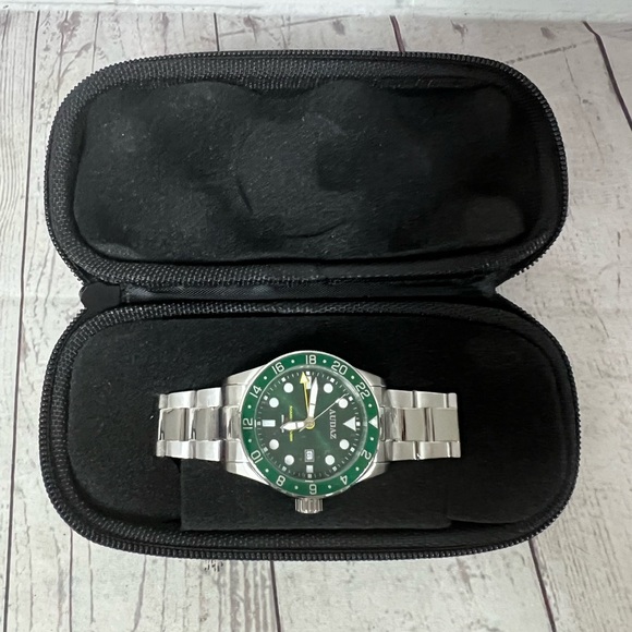 Audaz Marine Diver Green - New - Stainless Steel